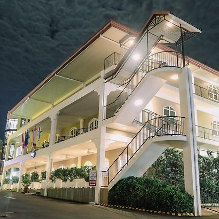 Kingsley'S Hotel And Gastro Pub Mabalacat Buitenkant foto