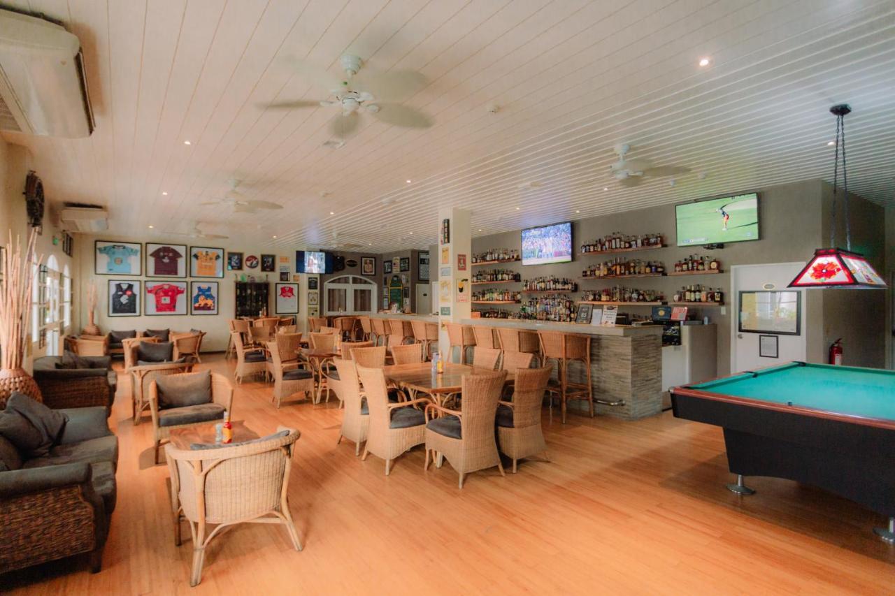 Kingsley'S Hotel And Gastro Pub Mabalacat Buitenkant foto